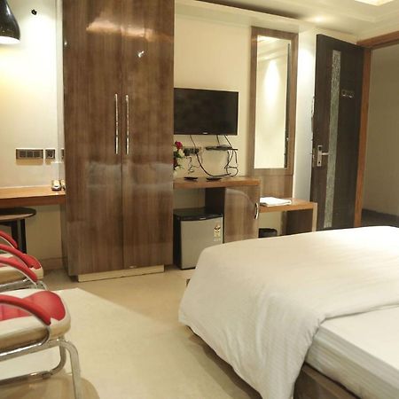 Leeway Hotel New Delhi Exterior foto