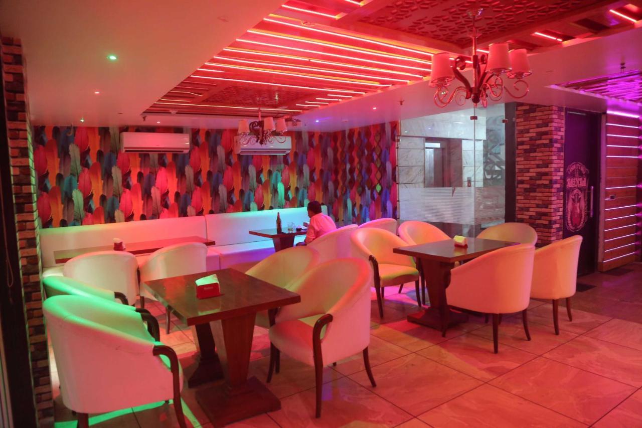 Leeway Hotel New Delhi Exterior foto