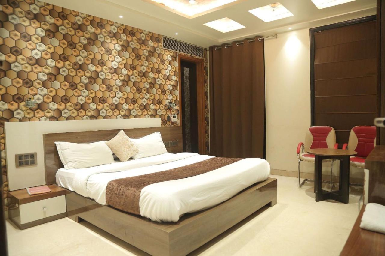 Leeway Hotel New Delhi Exterior foto